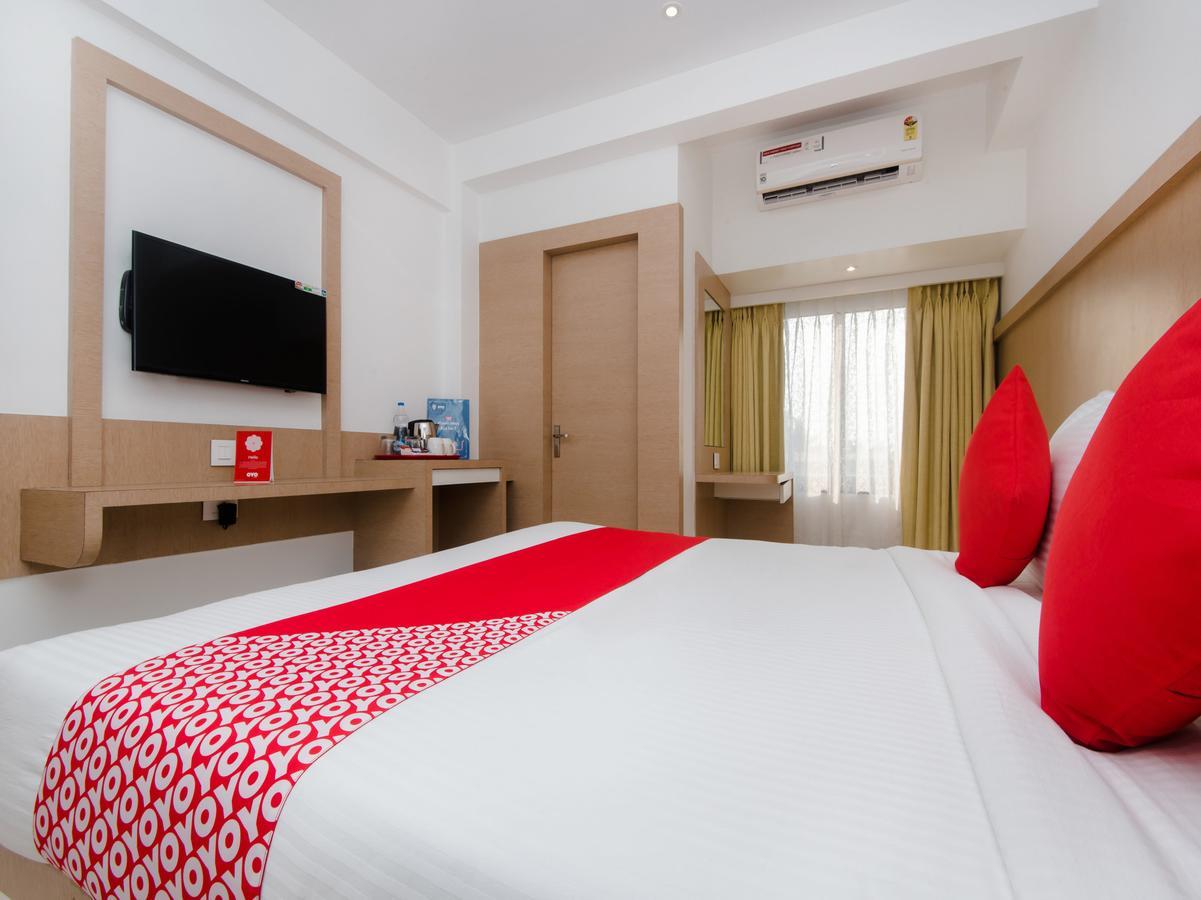 Oyo 13089 Hotel Gold Crest Navi Mumbai Exterior foto